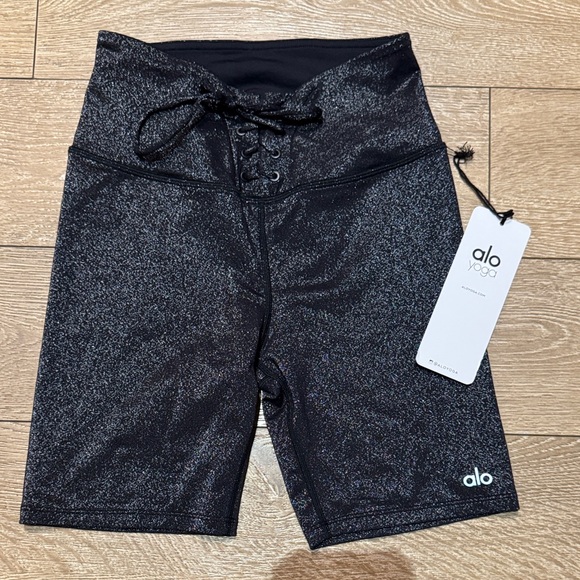 NWT ALO Yoga Women's High Waist Glimmer Short - Picture 3 of 4
